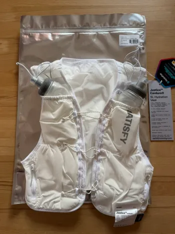 Tweedehands White Justice Cordura 5L Hydration Vest bike — afbeelding 3 van 7
