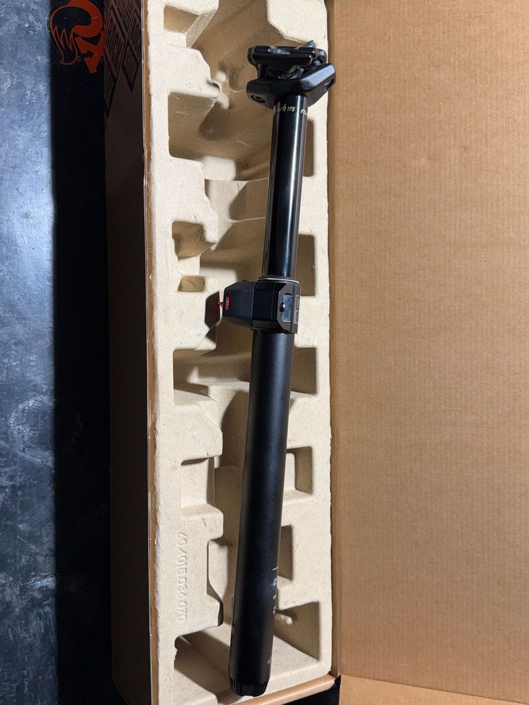 Brugt RockShox Reverb AXS 2025 bike — billede 2 af 3