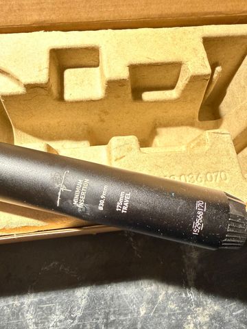 Brugt RockShox Reverb AXS 2025 bike — billede 3 af 3