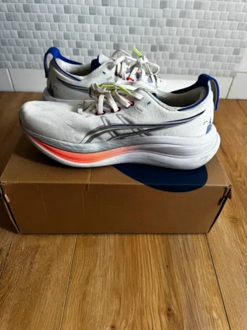 Gebrauchtes Asics Nimbus 28 Paris bike — Bild 7 von 9