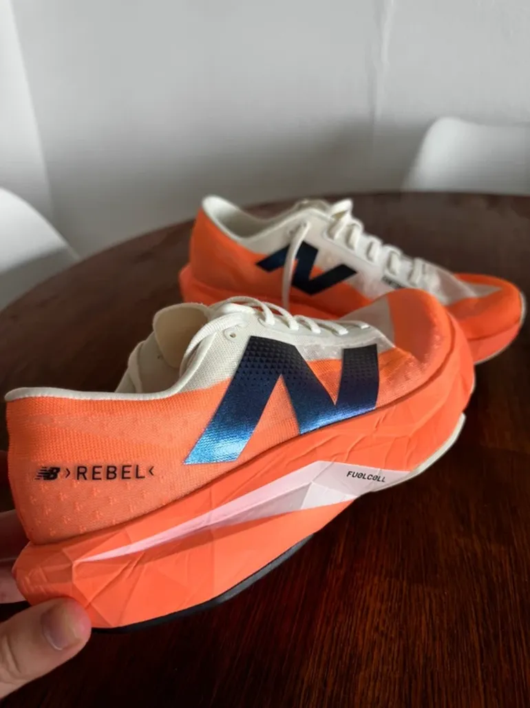 Używany New Balance FuelCell Rebel bike — zdjęcie 2 z 9