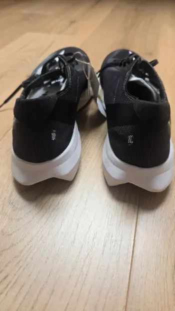 Used Lightweight Adizero Adios 8 bike — image 3 of 6