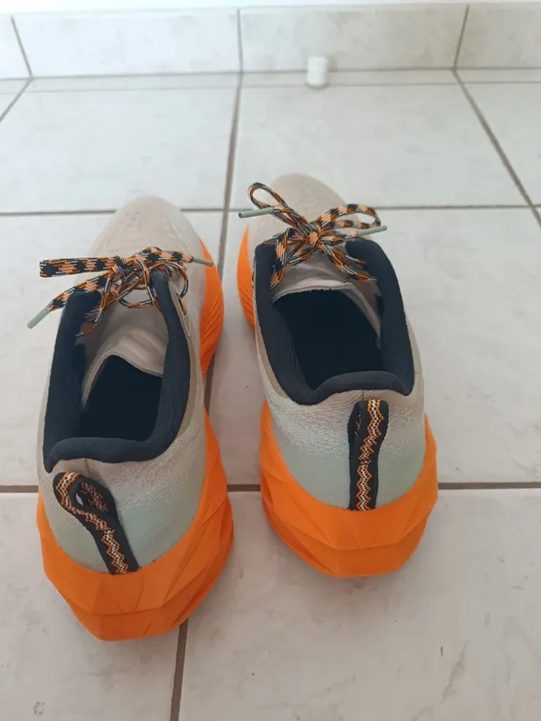 Käytetty Asics novablast 4 TR bike — kuva 2 / 4