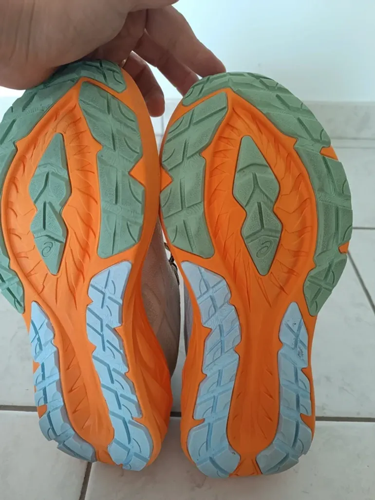 Käytetty Asics novablast 4 TR bike — kuva 4 / 4