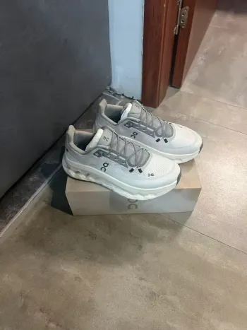 Použité On Running Cloutilt Running Shoes