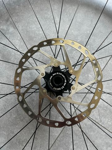 Dt Swiss Wheels bike d'occasion — image 3 sur 4