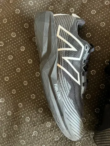 Używany New Balance FuelCell Venym bike — zdjęcie 2 z 4