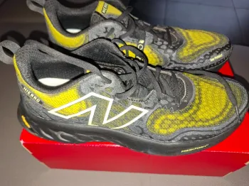 Używany New Balance Hierro V8 bike — zdjęcie 4 z 5
