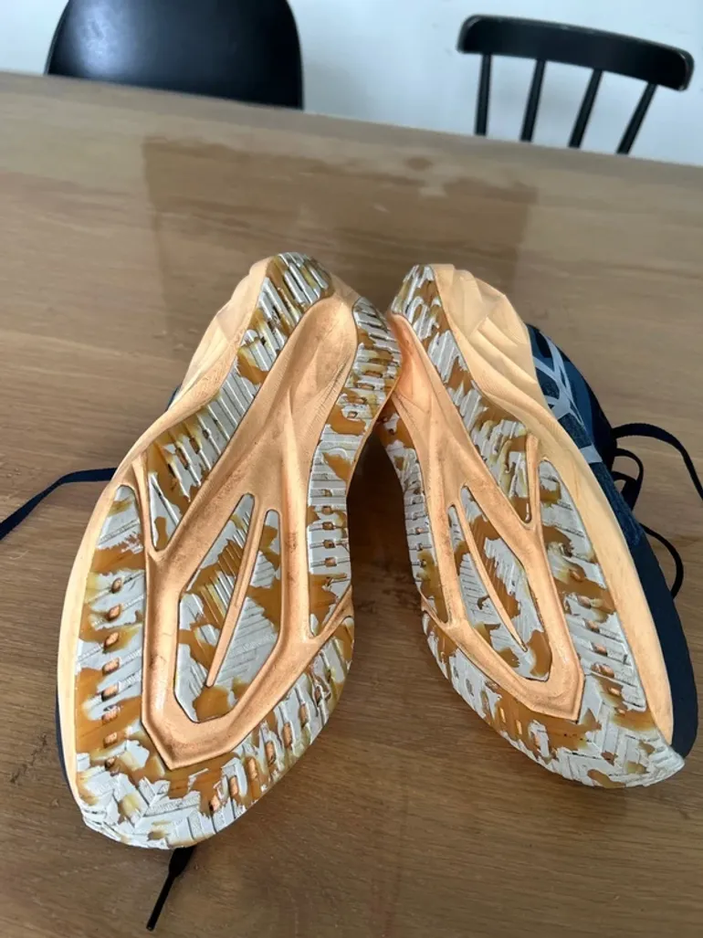 Käytetty Asics Novablast bike — kuva 3 / 5