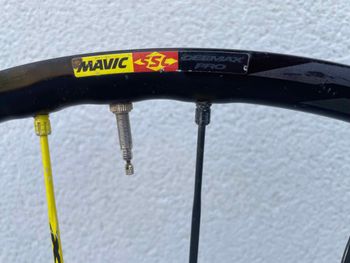 Used Mavic Deemax Pro bike — image 4 of 14