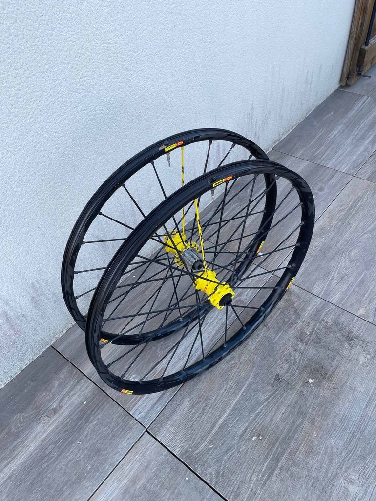Used Mavic Deemax Pro bike — image 13 of 14