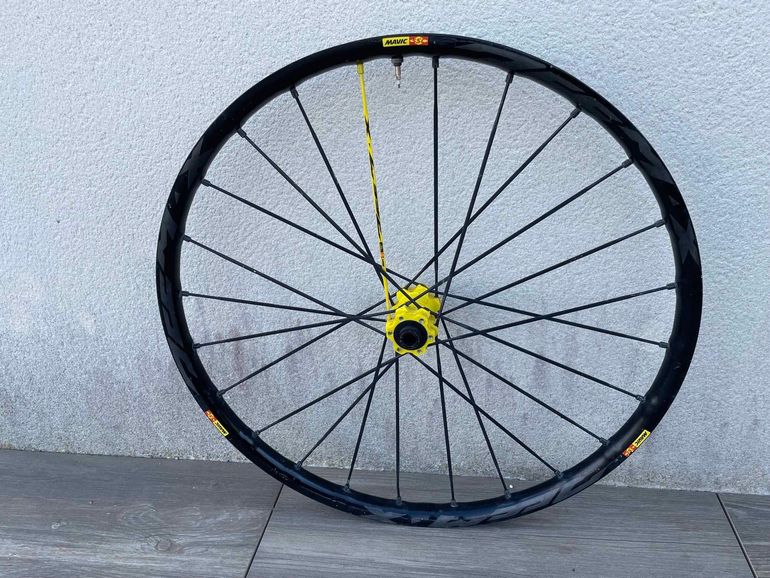 Used Mavic Deemax Pro bike — image 8 of 14