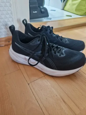 Asics Schuhe Running Shoes de segunda mano