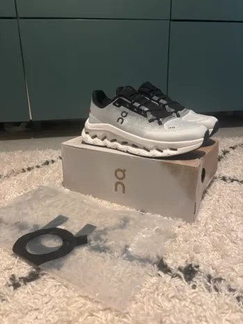 Použité On Running Cloudsurfer Running Shoes