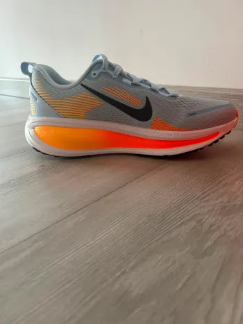 Tweedehands Nike Vomero 18 Running Shoes
