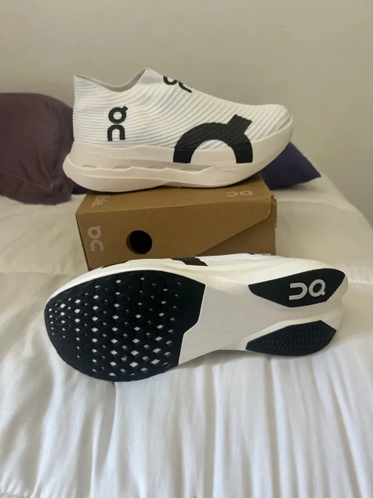 Gebrauchtes On Running On Shoes Size 42 bike — Bild 3 von 7