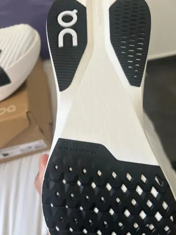 Gebrauchtes On Running On Shoes Size 42 bike — Bild 6 von 7
