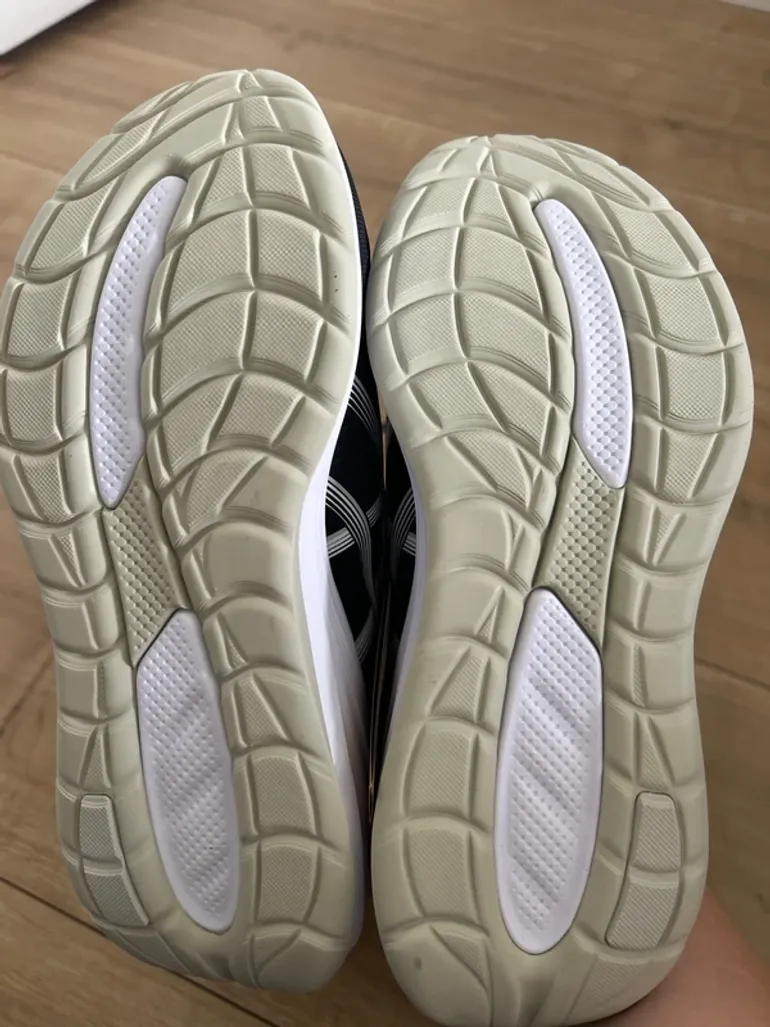 Używany Asics Gel-Cumulus 28 bike — zdjęcie 4 z 6