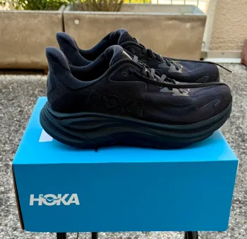 Hoka Clifton 10 Running Shoes usato