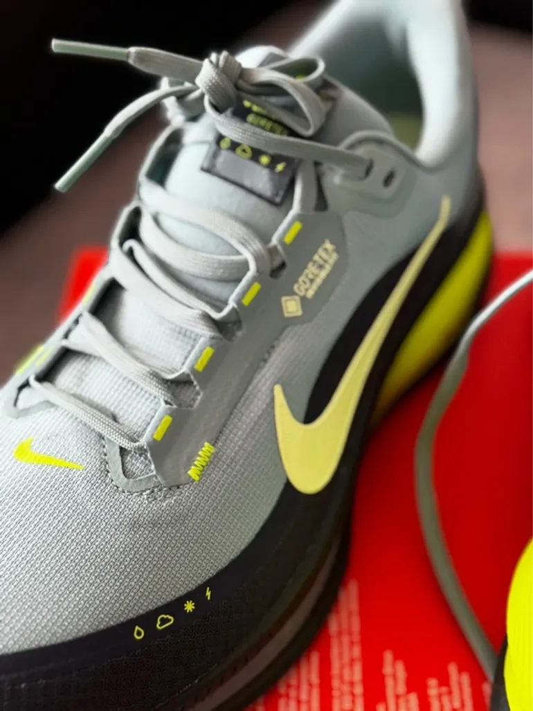 Tweedehands Nike Vomero 18 Gore-Tex bike — afbeelding 6 van 9