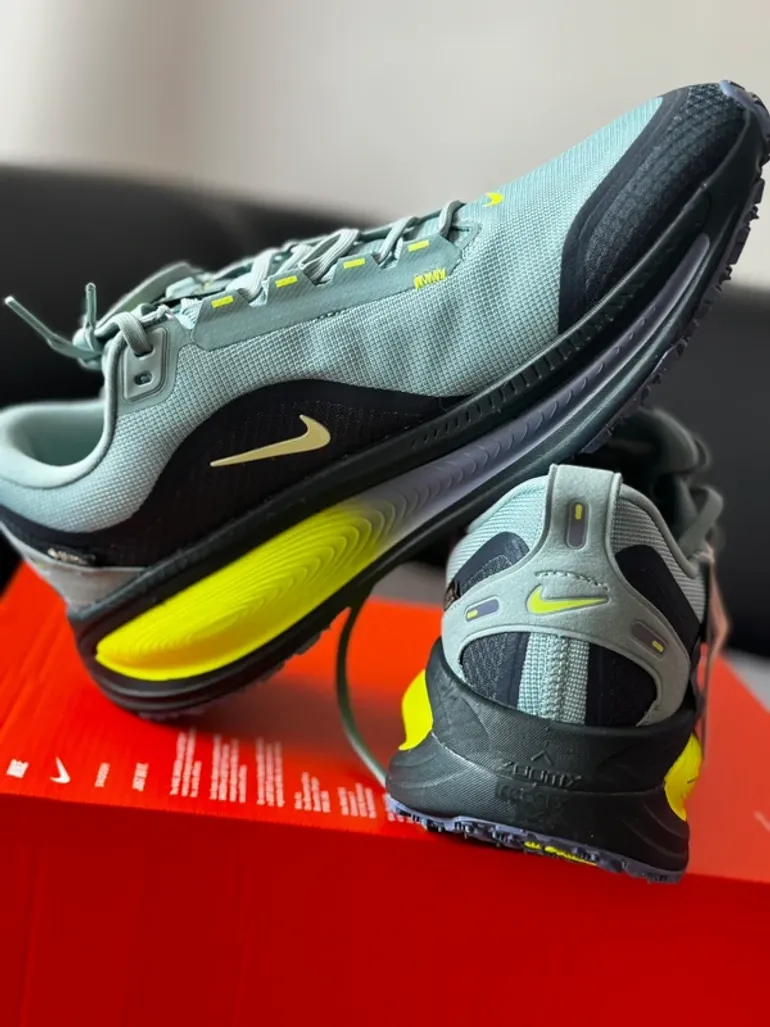 Tweedehands Nike Vomero 18 Gore-Tex bike — afbeelding 4 van 9