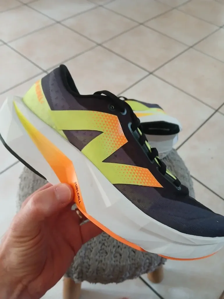 Gebrauchtes New Balance Rebel V4 bike — Bild 5 von 12