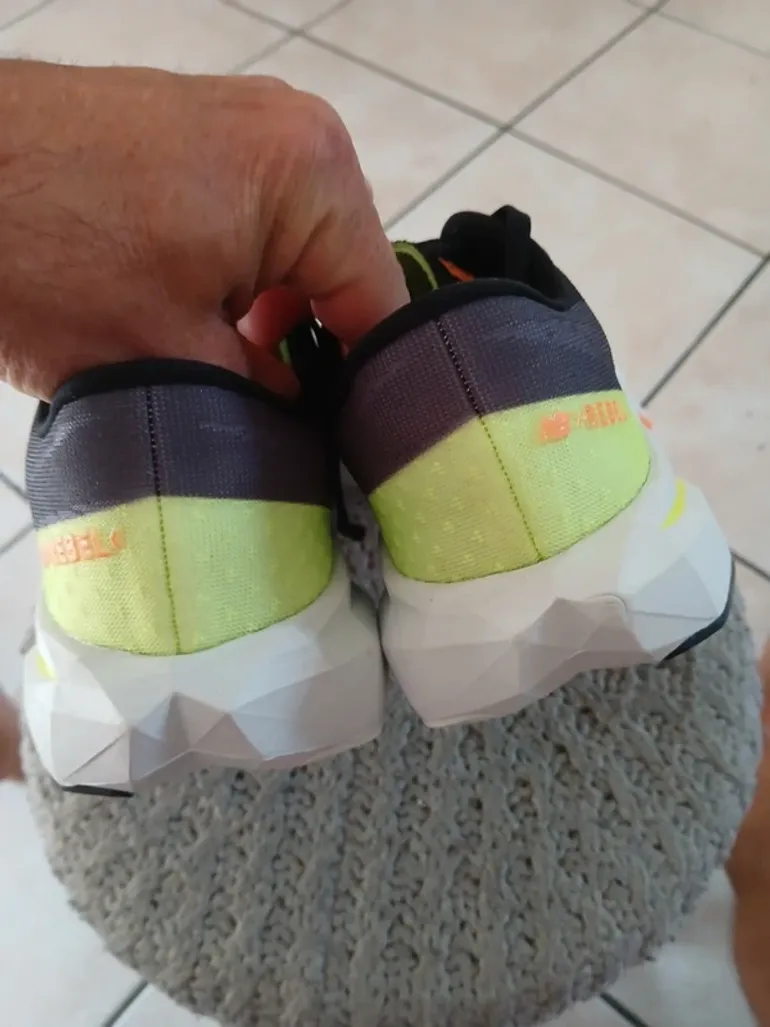 Gebrauchtes New Balance Rebel V4 bike — Bild 9 von 12