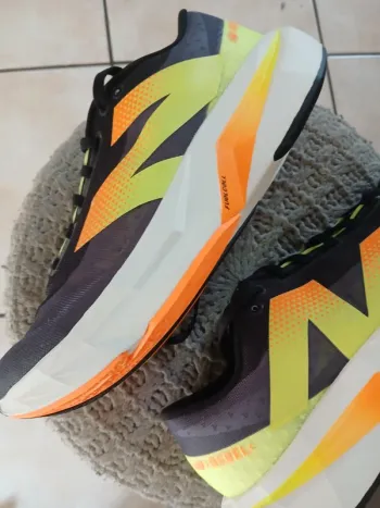 Gebrauchtes New Balance Rebel V4 bike — Bild 4 von 12