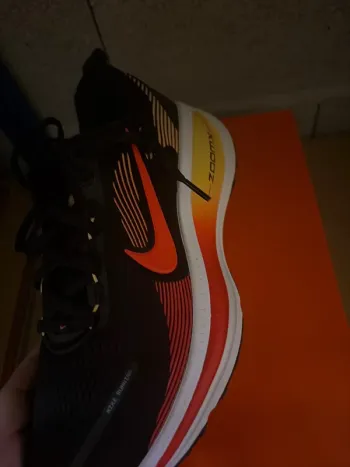 Used Nike Vomero 18 bike — image 2 of 4