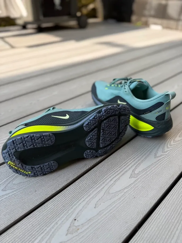 Nike Vomero 18 GTX bike usato — immagine 3 di 4