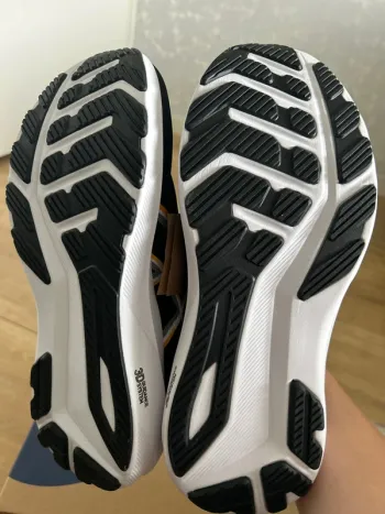 Used Asics GT-1000 14 bike — image 4 of 5