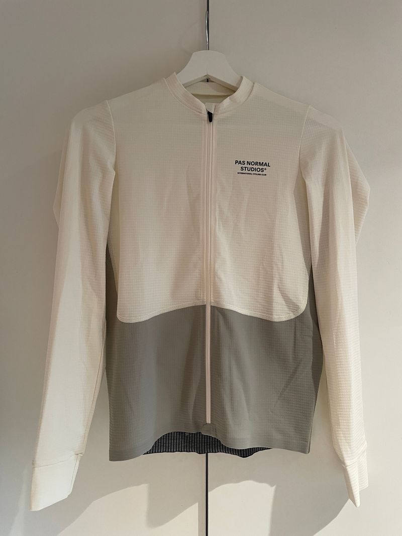 Käytetty Pas Normal Studios Mechanism Pro Long Sleeve Jersey 2026 Cycling Clothing