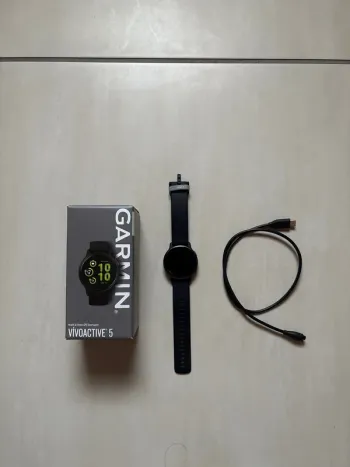 Used Garmin VivoActive 5 Electronics