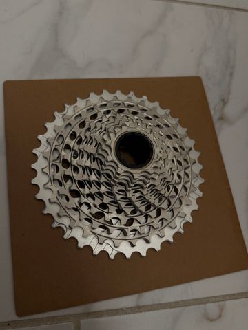 Brugt Sram RED AXS CS-XG-1290-E1 2025 bike — billede 1 af 7