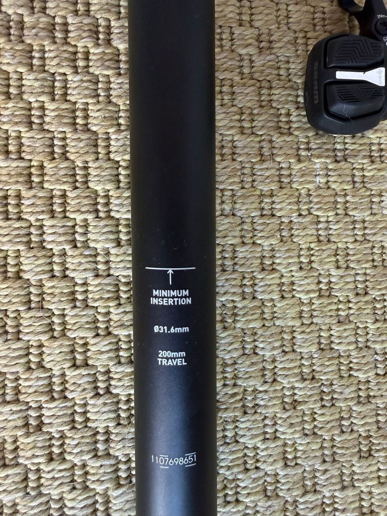 Brugt RockShox Reverb AXS with remote 2026 bike — billede 3 af 3