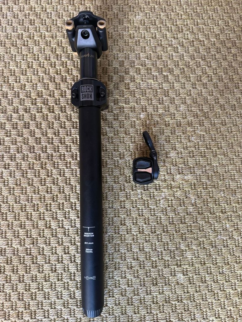 Brugt RockShox Reverb AXS with remote 2026 bike — billede 2 af 3