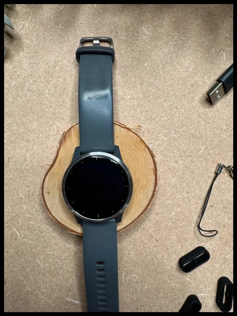 Used Garmin Vivoactive 4 bike — image 4 of 13