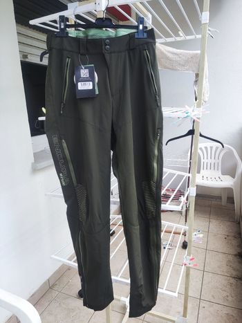 Použité Endura MT500 Spray Trouser Cycling Clothing