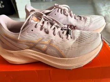 Asics Gore-Tex Running Shoes d'occasion