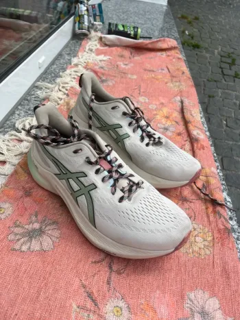 Used Asics GT-2000 12 bike — image 3 of 5