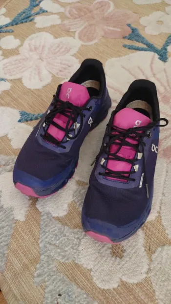 On Running Cloud Running Shoes d'occasion