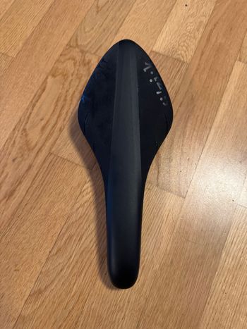 Fizik Arione R1 Saddles & Seatposts usato