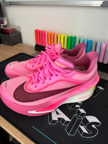 Used Rose Nike Zoom Fly 6 Running Shoes