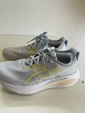 Gebrauchtes Asics Gel Nimbus Running Shoes
