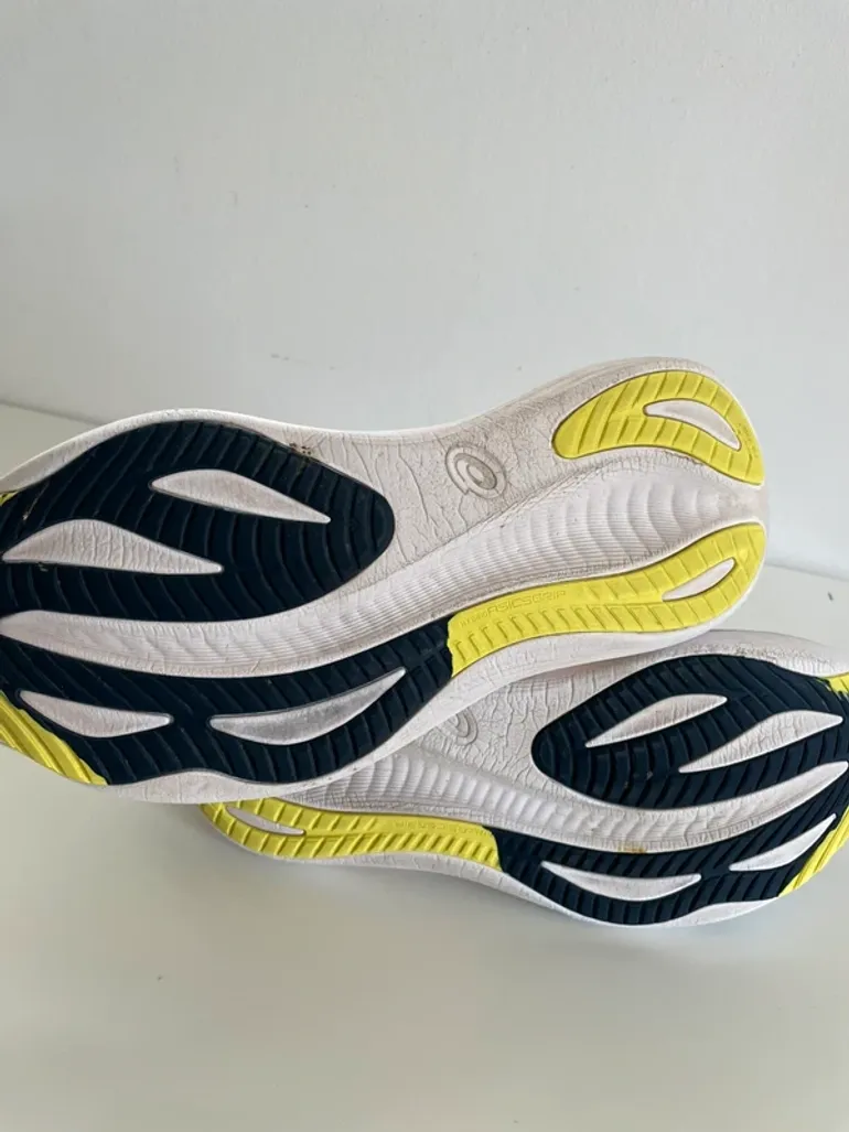 Used Asics Gel Nimbus bike — image 5 of 8