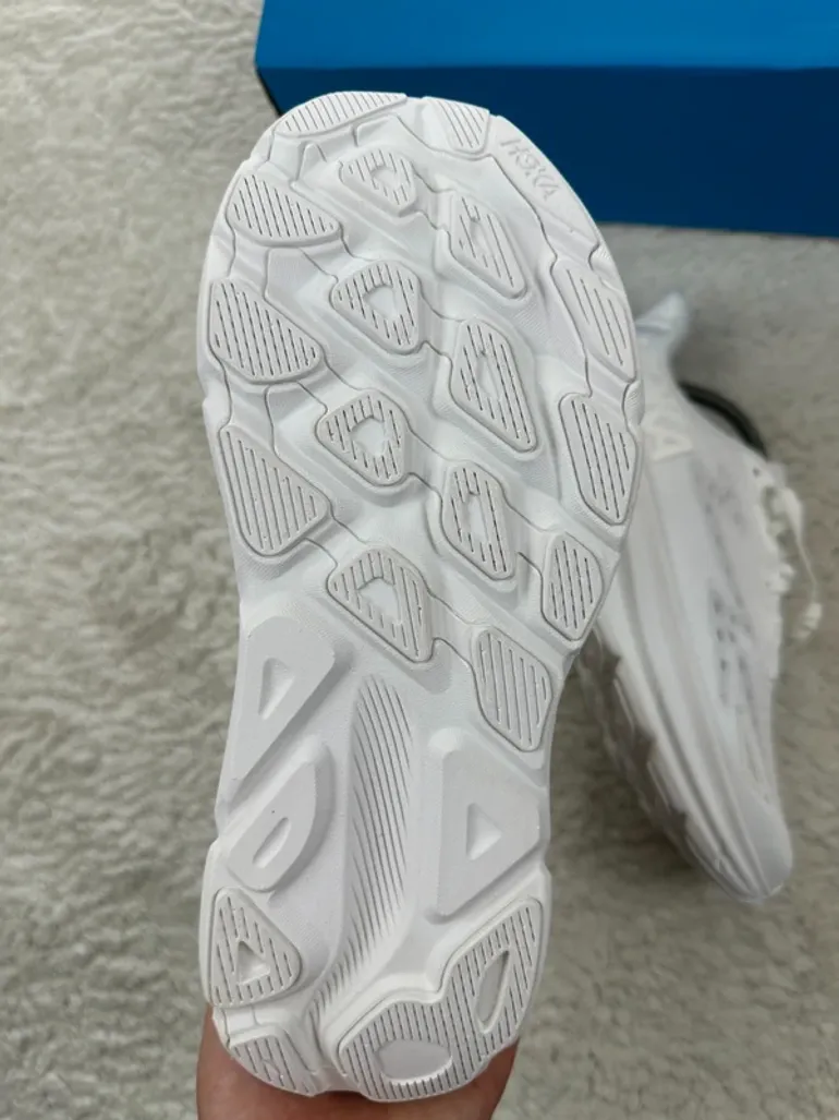 Tweedehands Hoka Clifton 9 bike — afbeelding 12 van 15
