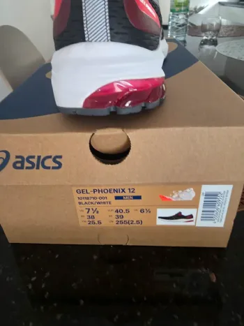 Used Asics Running Shoes bike — image 3 of 3