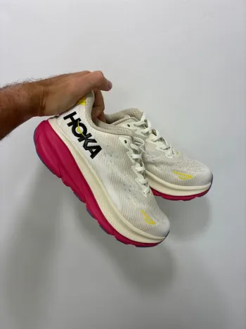 Used Hoka Clifton 9 Running Shoes