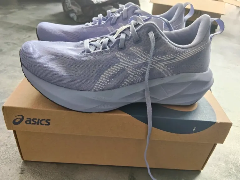 Gebrauchtes Asics Novablast 5 bike — Bild 2 von 6