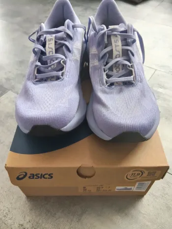 Gebrauchtes Asics Novablast 5 bike — Bild 3 von 6